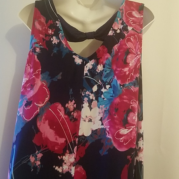 FRONT OF CLOSET - Picture 3 of 3